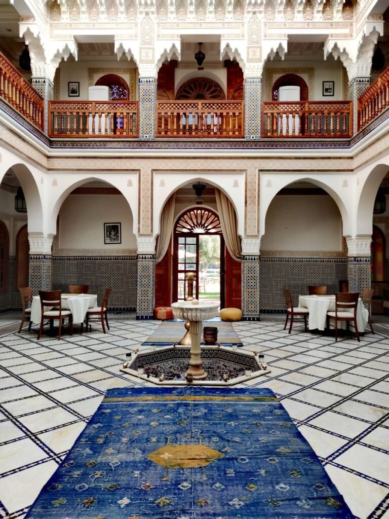 riad in marocco tradizionale con cortile interno